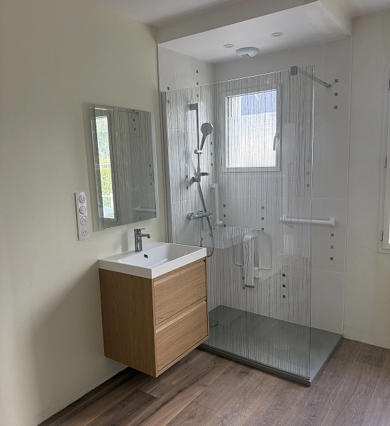 Salle de bain apr&egrave;s 4