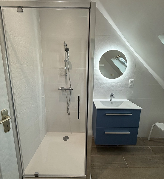 Salle de bain apr&egrave;s 5